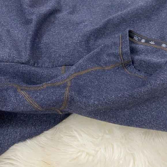 Athleta Relay reflective navy blue skort - Picture 6 of 8